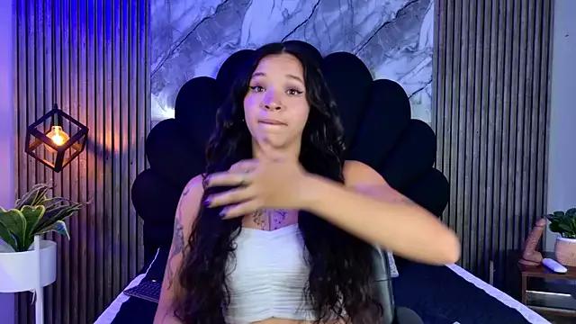 AlahyaPalmerR from StripChat