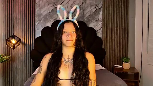 AlahyaPalmerR from StripChat is Freechat