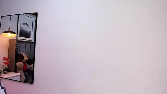 Explore our live girls sluts from our Custom and Multi clubs and checkout exclusive access to highly interactive content, such as shape, hair, titties, pussy type and many more.