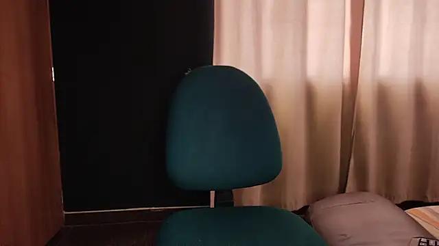 Alaia_sam from StripChat