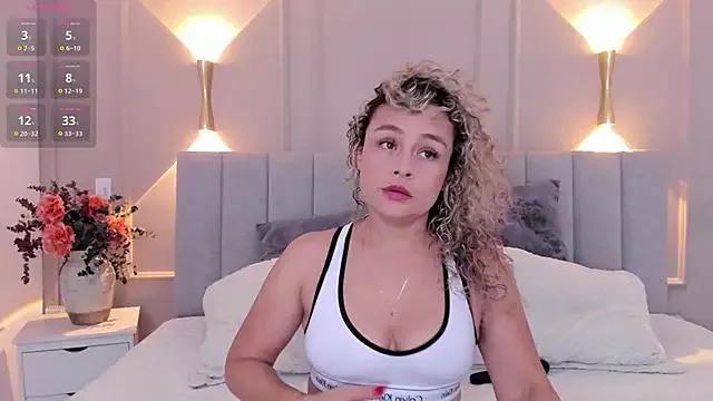 Explore our live girls sluts from our Custom and Multi clubs and checkout exclusive access to highly interactive content, such as shape, hair, titties, pussy type and many more.