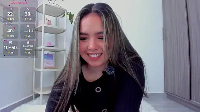 Alana_Banana_ from StripChat is Freechat