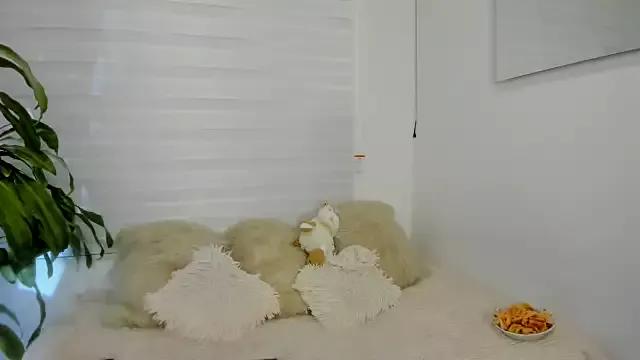 alana_collinss from StripChat is Freechat