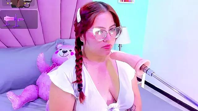 alana_glasses from StripChat