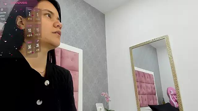 Explore our live girls sluts from our Custom and Multi clubs and checkout exclusive access to highly interactive content, such as shape, hair, titties, pussy type and many more.