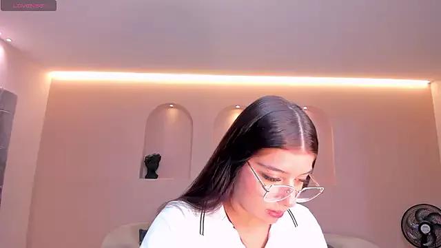 Explore our live girls sluts from our Custom and Multi clubs and checkout exclusive access to highly interactive content, such as shape, hair, titties, pussy type and many more.