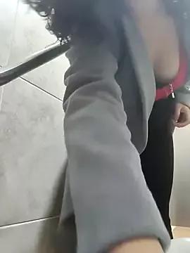 AlanaDesire from StripChat