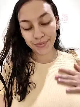 AlanaDesire from StripChat