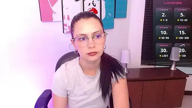 AlanaGarcia19 from StripChat is Freechat