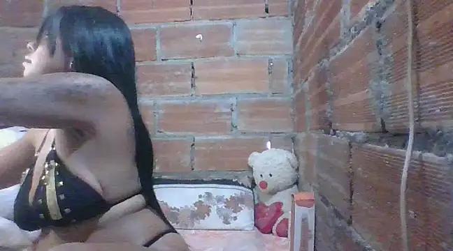 Explore our live girls sluts from our Custom and Multi clubs and checkout exclusive access to highly interactive content, such as shape, hair, titties, pussy type and many more.