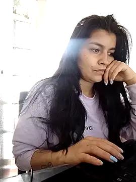 AlanaHotxx from StripChat