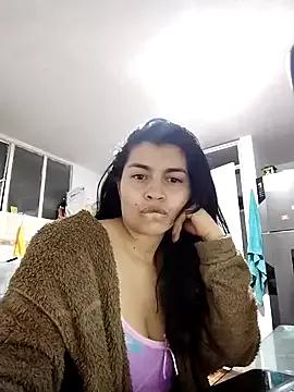 AlanaHotxx from StripChat