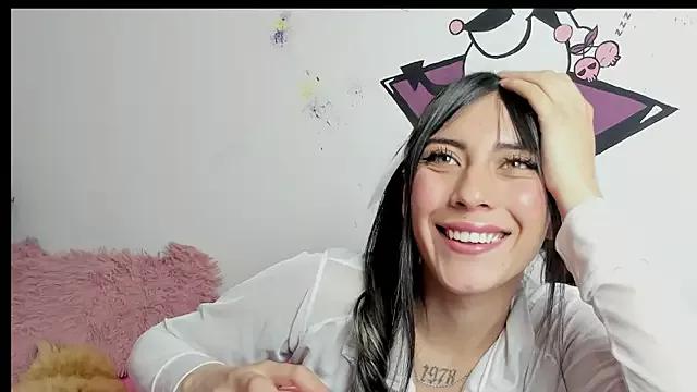 Alanaloiiss_ from StripChat