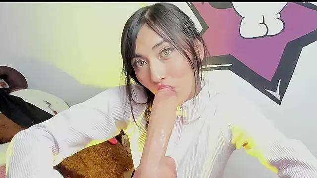 Alanaloiiss_ from StripChat is Freechat
