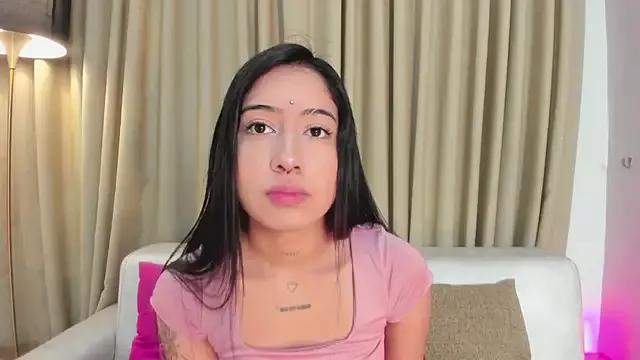 AlanaVelarde from StripChat is Freechat