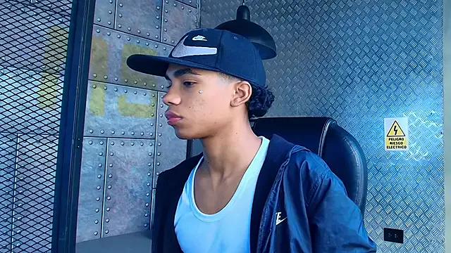 AlanCutee from StripChat