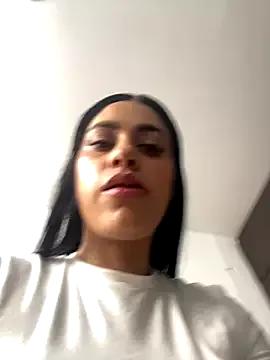 AlannaEvons from StripChat is Freechat