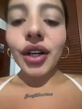 Alaska-de-lune from StripChat