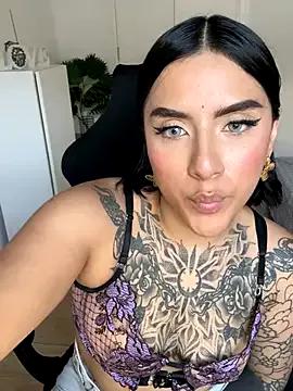 Explore our live girls sluts from our Custom and Multi clubs and checkout exclusive access to highly interactive content, such as shape, hair, titties, pussy type and many more.