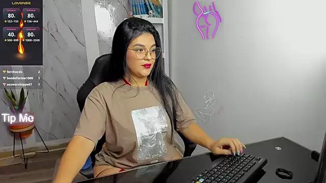 alayasmile from StripChat