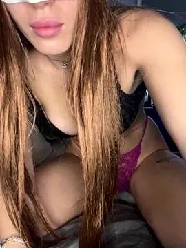 Alba_bianca from StripChat