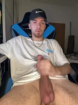 AlbanerYaro45 from StripChat