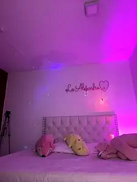 alee_lenoxx from StripChat