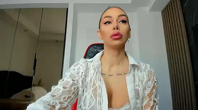 Explore our live girls sluts from our Custom and Multi clubs and checkout exclusive access to highly interactive content, such as shape, hair, titties, pussy type and many more.