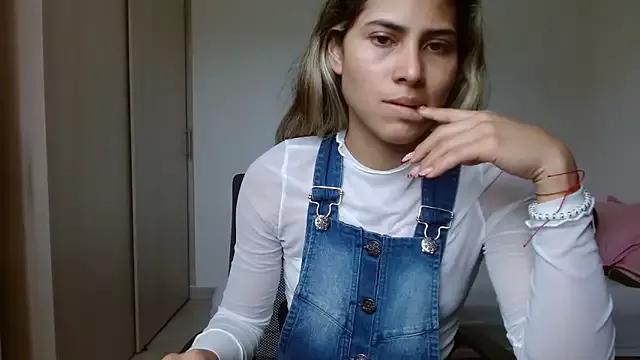 Alessa_montessori webcams show profile image 