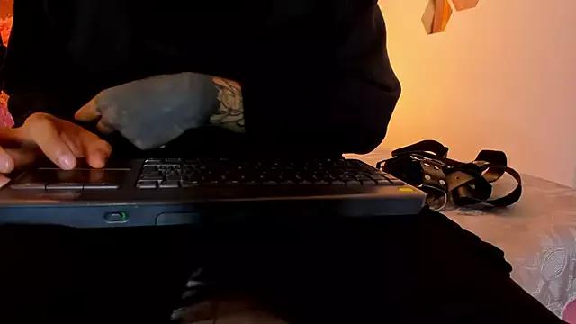 Alex_N_Blue from StripChat is Freechat