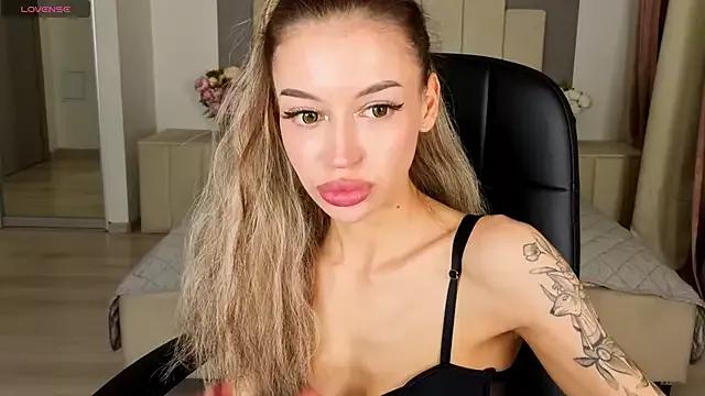 Explore our live girls sluts from our Custom and Multi clubs and checkout exclusive access to highly interactive content, such as shape, hair, titties, pussy type and many more.