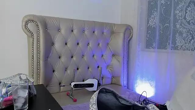 Explore our live girls sluts from our Custom and Multi clubs and checkout exclusive access to highly interactive content, such as shape, hair, titties, pussy type and many more.