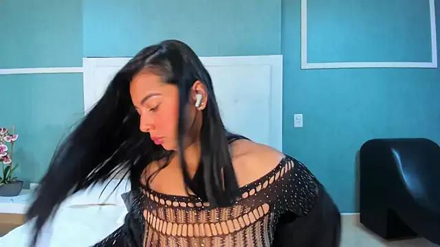 Explore our live girls sluts from our Custom and Multi clubs and checkout exclusive access to highly interactive content, such as shape, hair, titties, pussy type and many more.