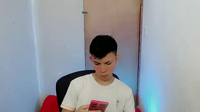 Alexxx_lov webcams show profile image 
