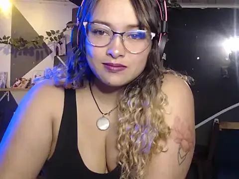 Explore our live girls sluts from our Custom and Multi clubs and checkout exclusive access to highly interactive content, such as shape, hair, titties, pussy type and many more.