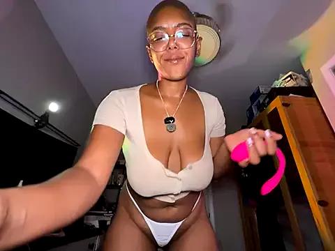 Photos of aliayourfav from StripChat is Freechat