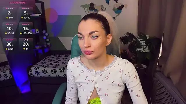 Explore our live girls sluts from our Custom and Multi clubs and checkout exclusive access to highly interactive content, such as shape, hair, titties, pussy type and many more.