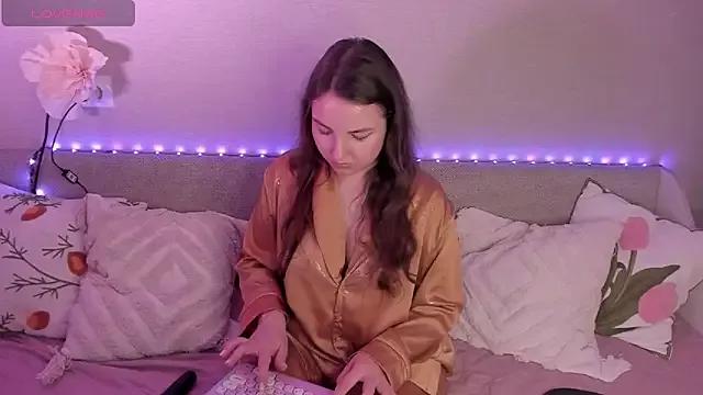 Explore our live girls sluts from our Custom and Multi clubs and checkout exclusive access to highly interactive content, such as shape, hair, titties, pussy type and many more.