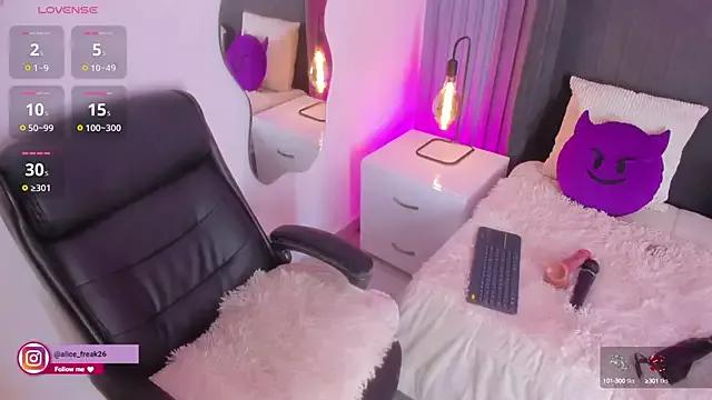 Explore our live girls sluts from our Custom and Multi clubs and checkout exclusive access to highly interactive content, such as shape, hair, titties, pussy type and many more.