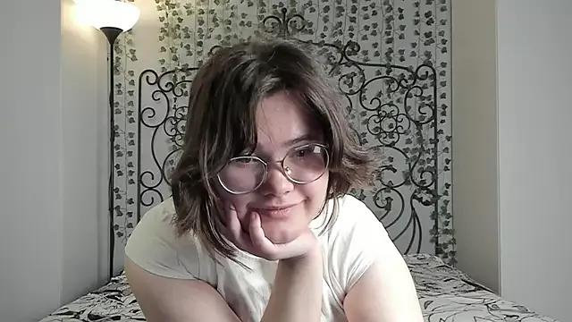 Alice_smile_for_me from StripChat is Freechat