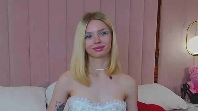 Explore our live girls sluts from our Custom and Multi clubs and checkout exclusive access to highly interactive content, such as shape, hair, titties, pussy type and many more.