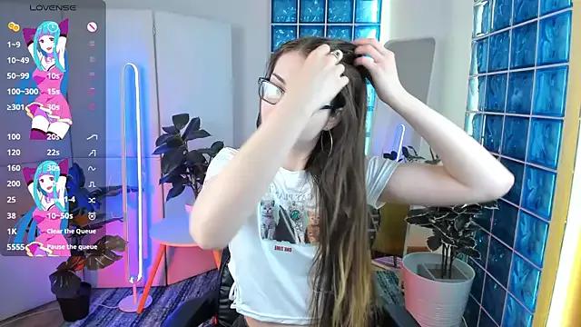 Explore our live girls sluts from our Custom and Multi clubs and checkout exclusive access to highly interactive content, such as shape, hair, titties, pussy type and many more.
