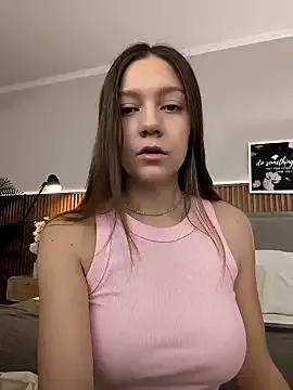 AliceBrayan from StripChat is Freechat