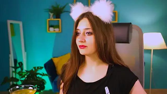 AliceDayvis from StripChat is Freechat
