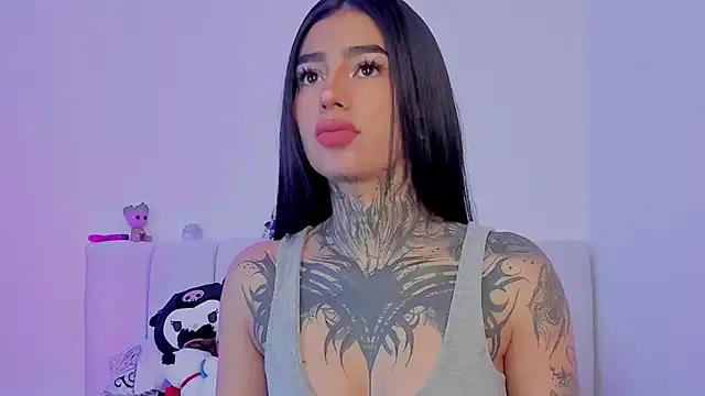 Explore our live girls sluts from our Custom and Multi clubs and checkout exclusive access to highly interactive content, such as shape, hair, titties, pussy type and many more.