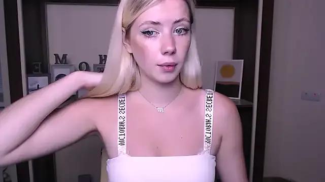 Explore our live girls sluts from our Custom and Multi clubs and checkout exclusive access to highly interactive content, such as shape, hair, titties, pussy type and many more.