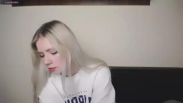 Explore our live girls sluts from our Custom and Multi clubs and checkout exclusive access to highly interactive content, such as shape, hair, titties, pussy type and many more.