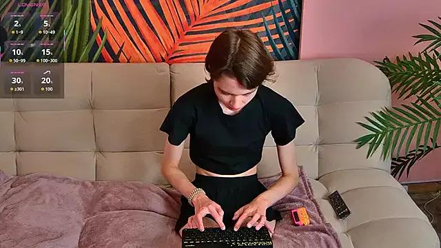 AliceJaye from StripChat is Freechat