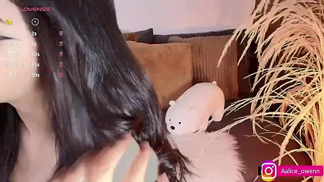 Explore our live girls sluts from our Custom and Multi clubs and checkout exclusive access to highly interactive content, such as shape, hair, titties, pussy type and many more.