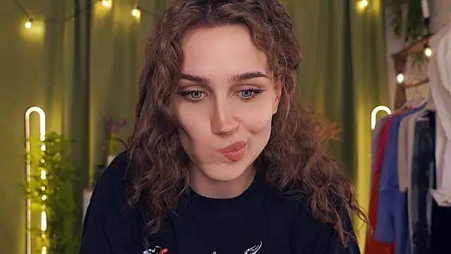 Explore our live girls sluts from our Custom and Multi clubs and checkout exclusive access to highly interactive content, such as shape, hair, titties, pussy type and many more.